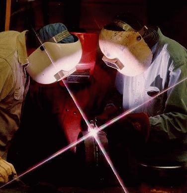 welder2.jpg (22628 bytes)